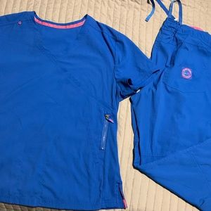 Koi Lite Scrub Set